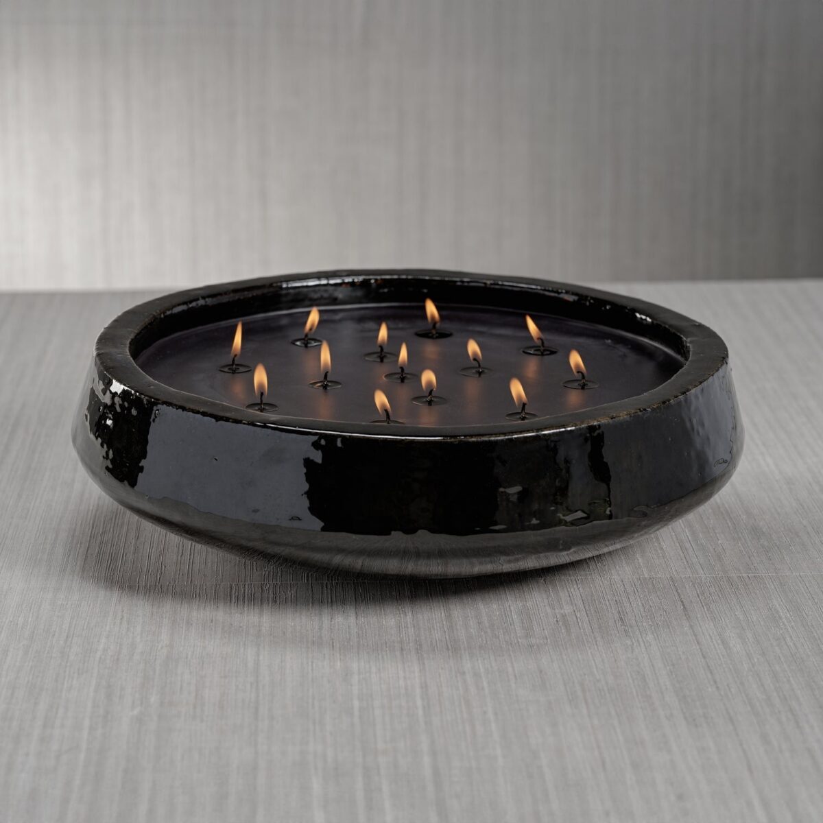 Cedar Leaf and Hinoki Cypress Outdoor Concrete Scented Candle 16 Wick